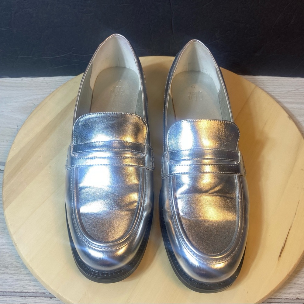Gap Women’s SZ 10 Silver Penny Loafers Flats Metallic Shoes